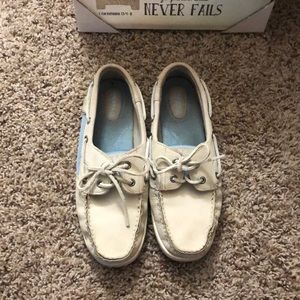 Cream & light blue Sperrys 🚣‍♀️💙